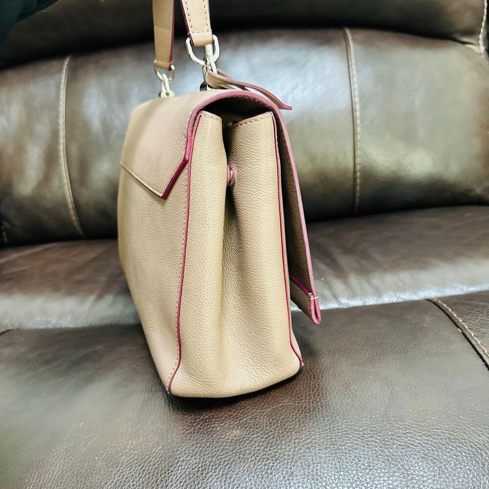 Louis Vuitton Lockme II Turtledove - Picture 11 of 16